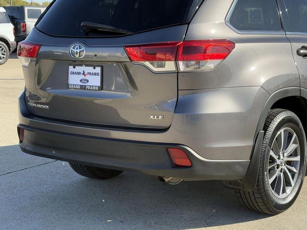 used 2017 Toyota Highlander car, priced at $17,799