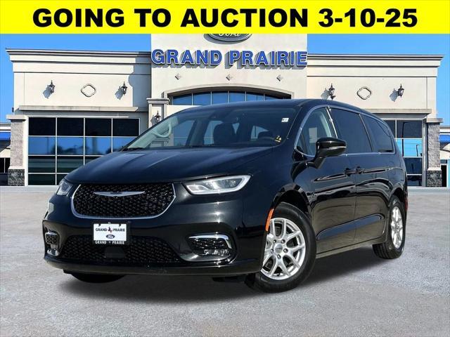 used 2023 Chrysler Pacifica car, priced at $21,703