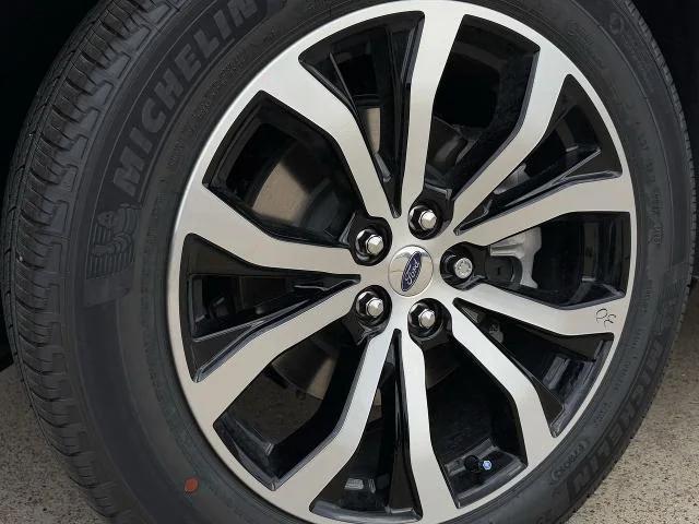 new 2025 Ford Explorer car, priced at $40,600