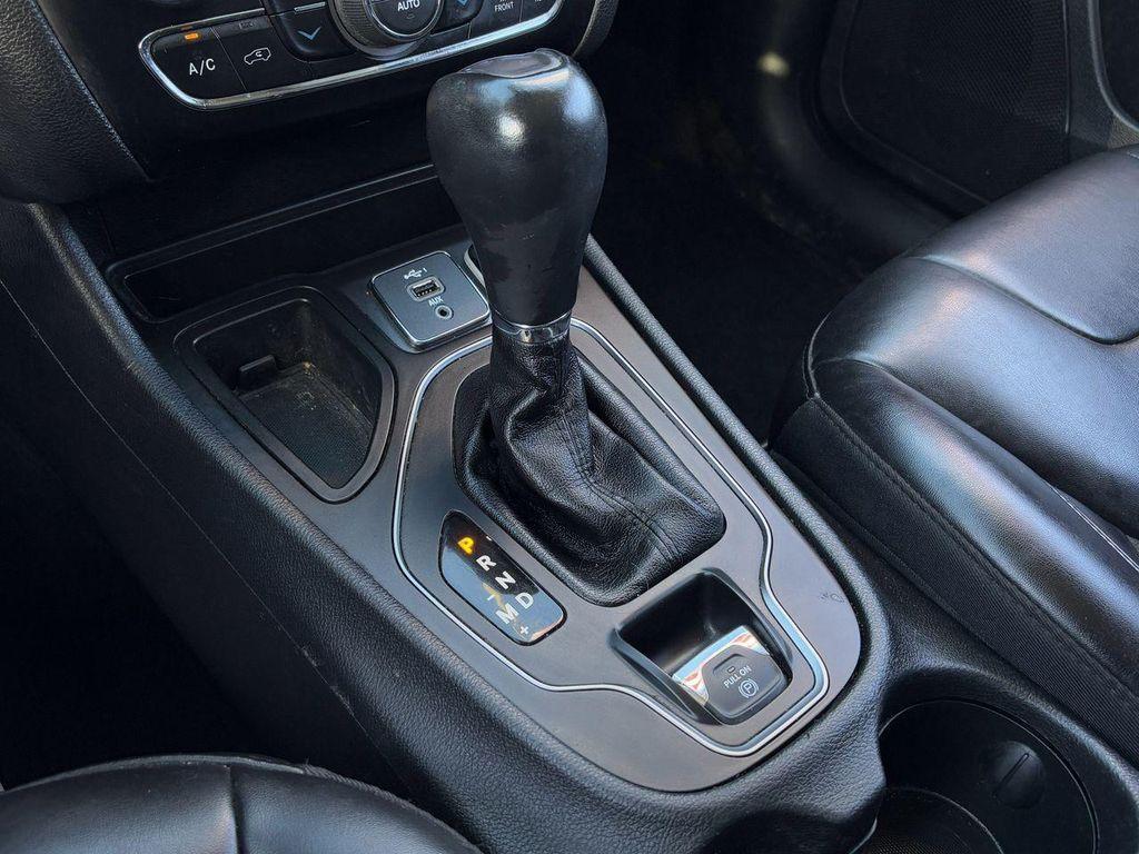 used 2020 Jeep Cherokee car, priced at $13,199