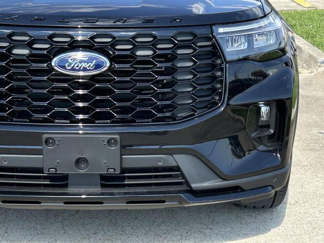 new 2025 Ford Explorer car, priced at $41,702