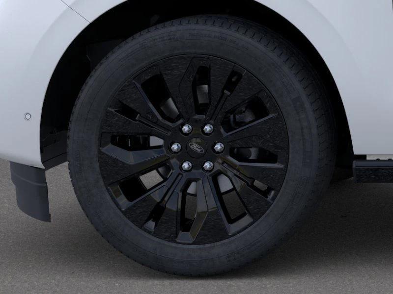 new 2025 Ford Expedition car, priced at $77,324