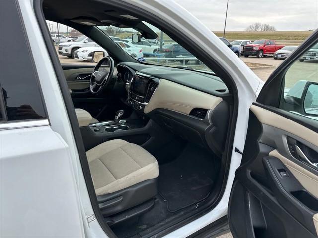 used 2022 Chevrolet Traverse car, priced at $23,506