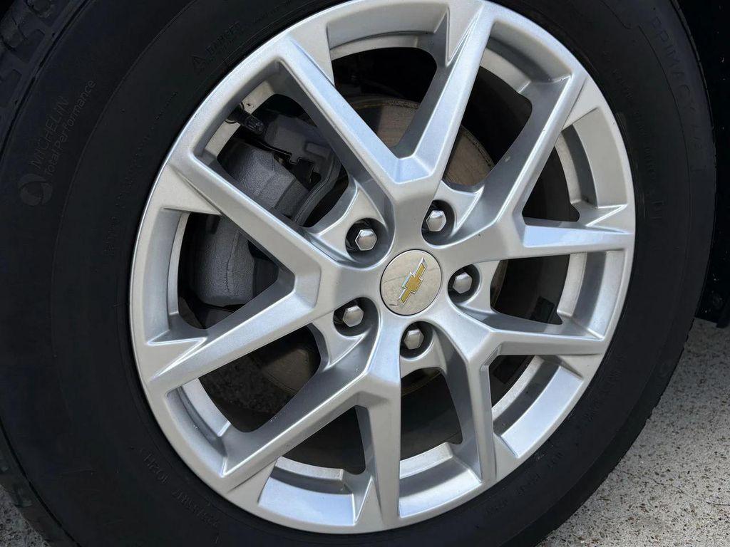 used 2022 Chevrolet Equinox car, priced at $15,999
