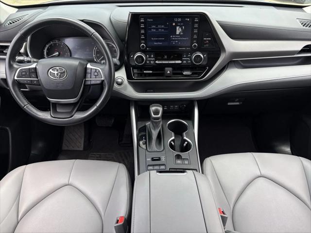used 2022 Toyota Highlander car, priced at $29,900