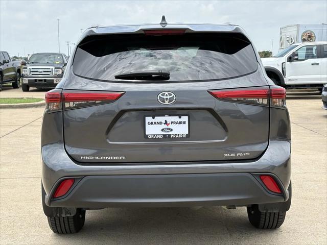 used 2022 Toyota Highlander car, priced at $29,900