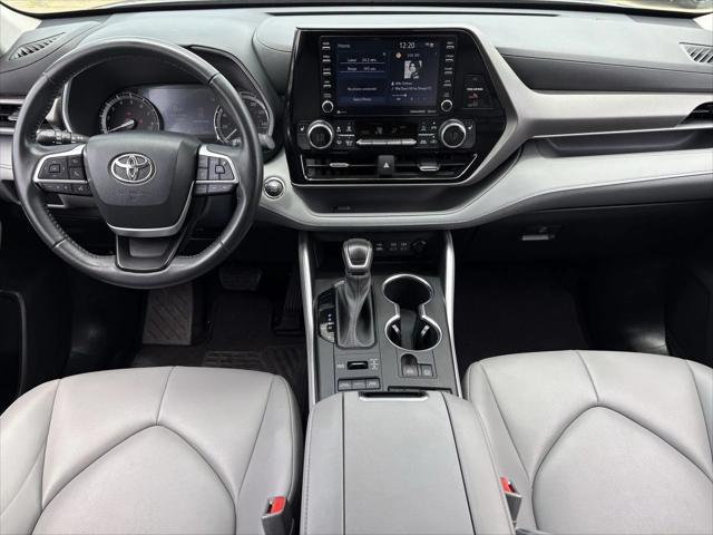 used 2022 Toyota Highlander car, priced at $32,000