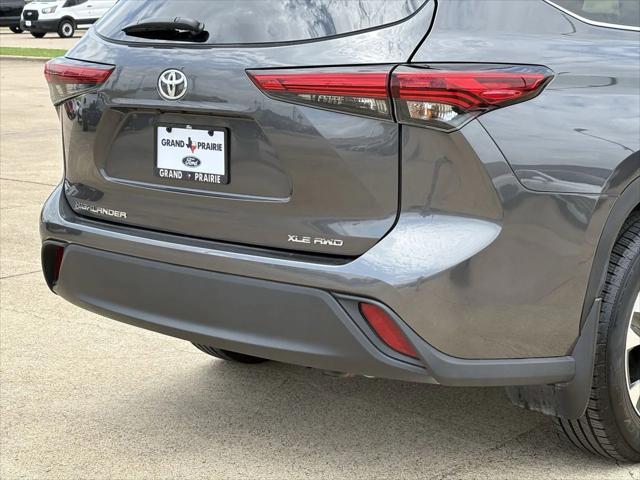 used 2022 Toyota Highlander car, priced at $29,900