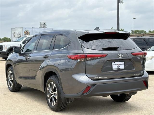 used 2022 Toyota Highlander car, priced at $29,900
