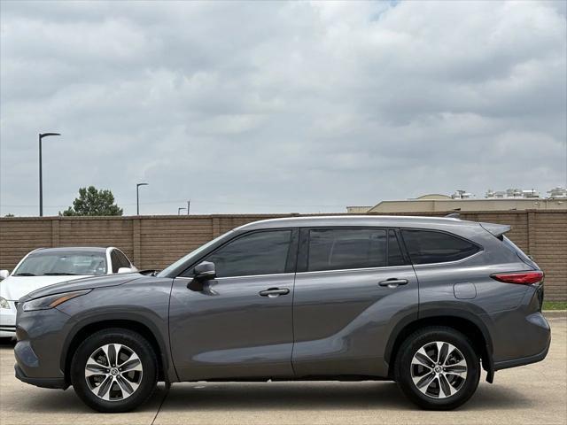 used 2022 Toyota Highlander car, priced at $29,900