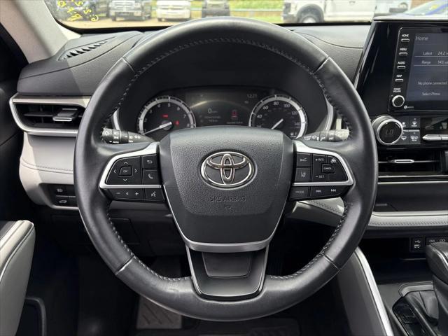 used 2022 Toyota Highlander car, priced at $32,000