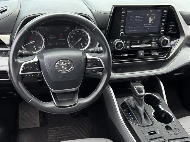 used 2022 Toyota Highlander car, priced at $32,000