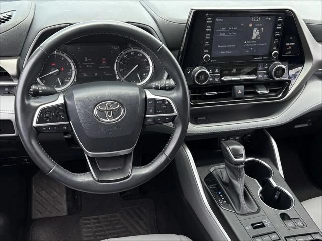 used 2022 Toyota Highlander car, priced at $29,900