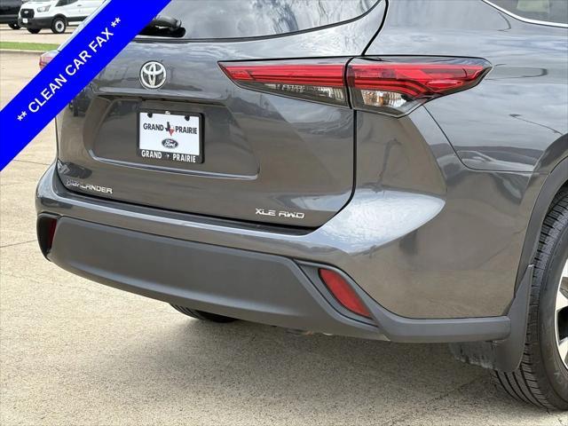 used 2022 Toyota Highlander car, priced at $32,000