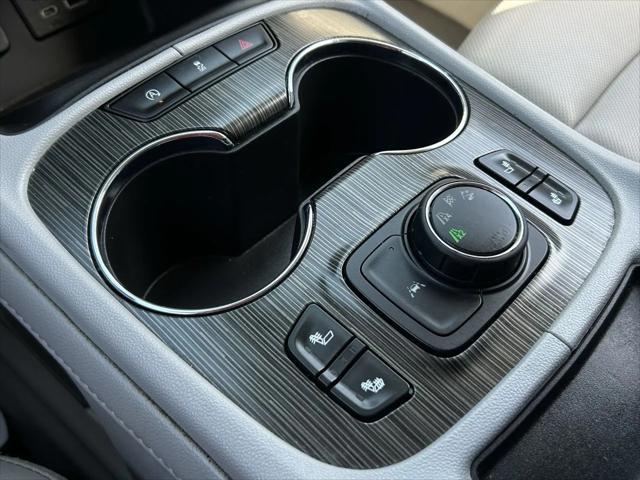 used 2023 GMC Acadia car, priced at $27,770