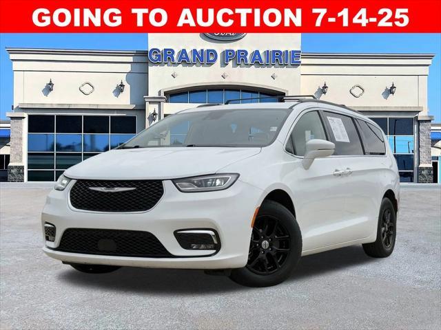 used 2022 Chrysler Pacifica car, priced at $17,987