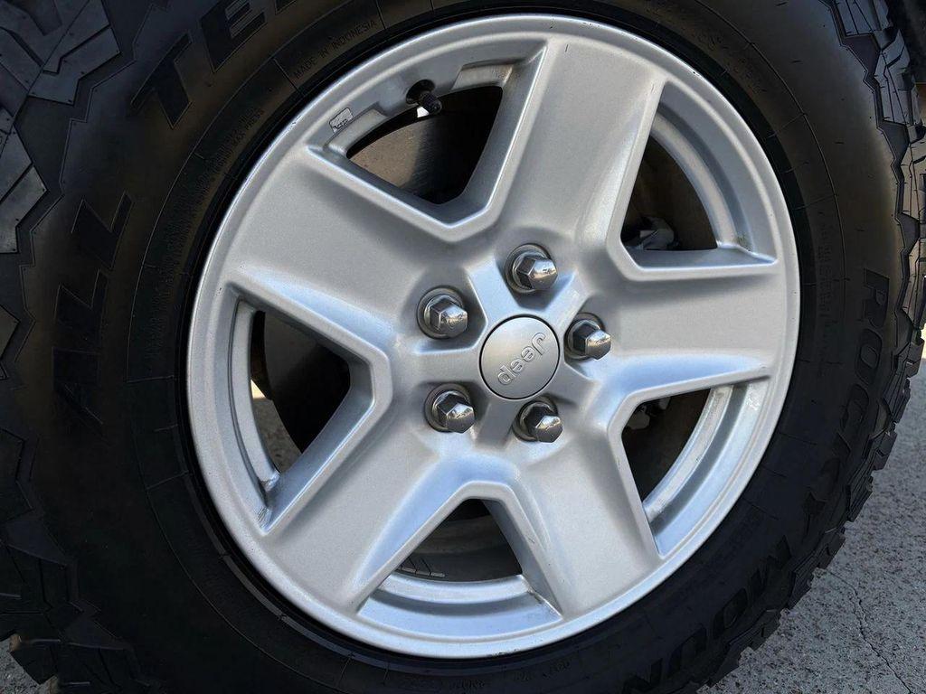 used 2023 Jeep Gladiator car, priced at $23,922