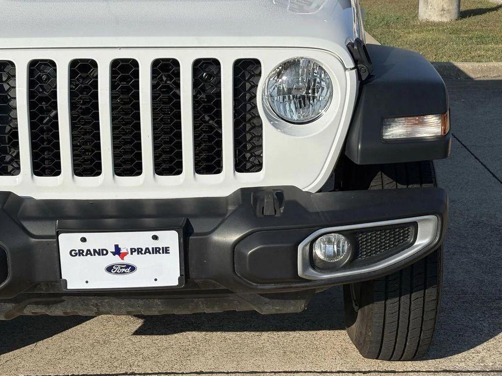 used 2023 Jeep Gladiator car, priced at $23,922