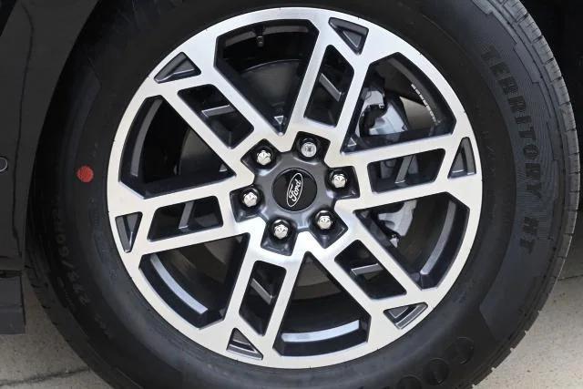 new 2025 Ford Expedition car, priced at $65,067