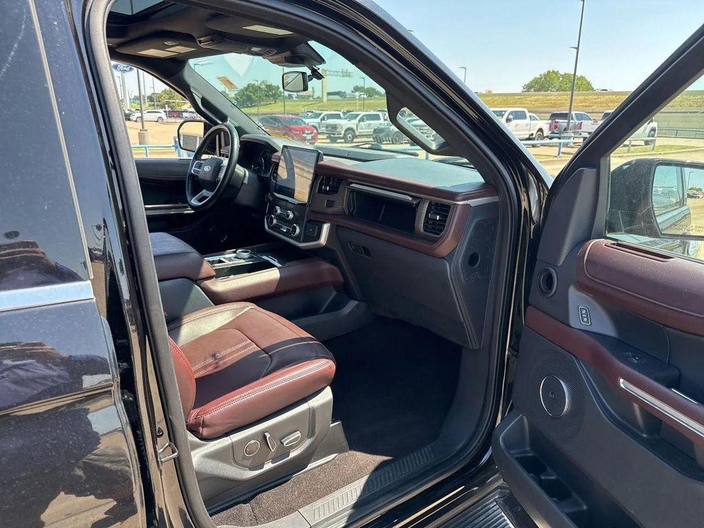used 2023 Ford Expedition car, priced at $40,582