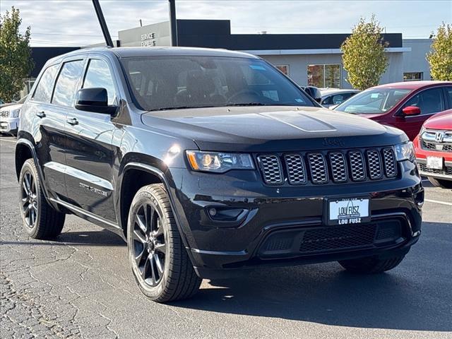 used 2017 Jeep Grand Cherokee car, priced at $17,316