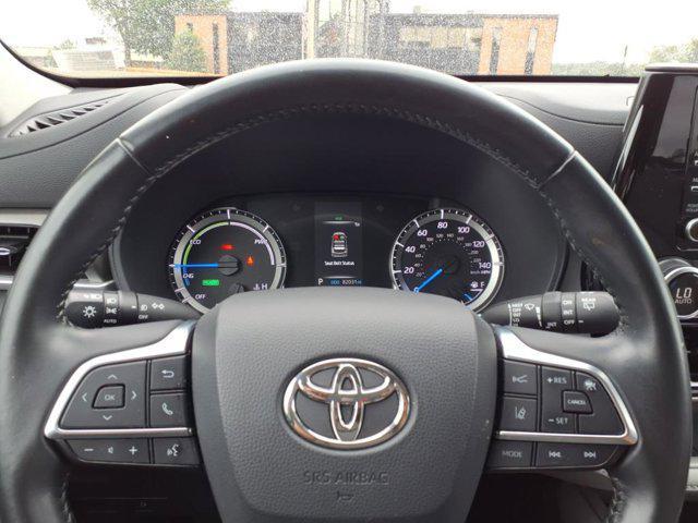 used 2021 Toyota Highlander Hybrid car, priced at $27,125