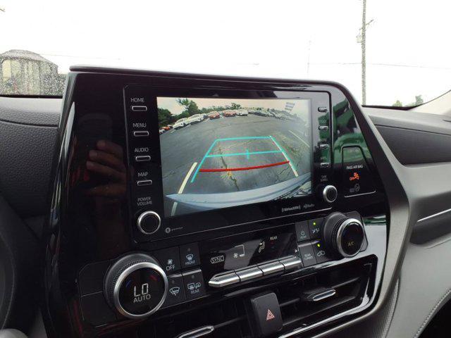 used 2021 Toyota Highlander Hybrid car, priced at $27,125