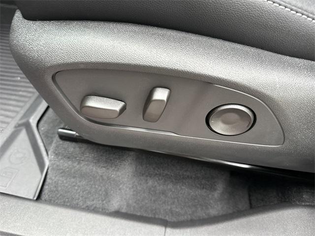 new 2026 Chevrolet Traverse car, priced at $43,685