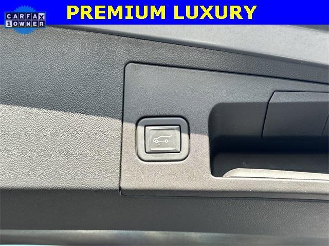 used 2024 Cadillac XT5 car, priced at $35,998