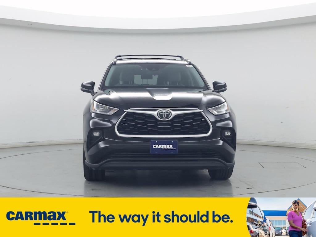 used 2020 Toyota Highlander car, priced at $32,998
