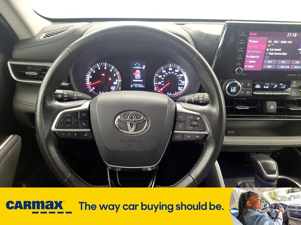 used 2020 Toyota Highlander car, priced at $32,998