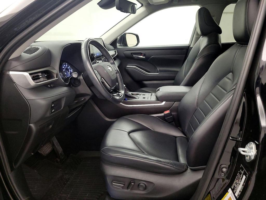 used 2021 Toyota Highlander car, priced at $28,998