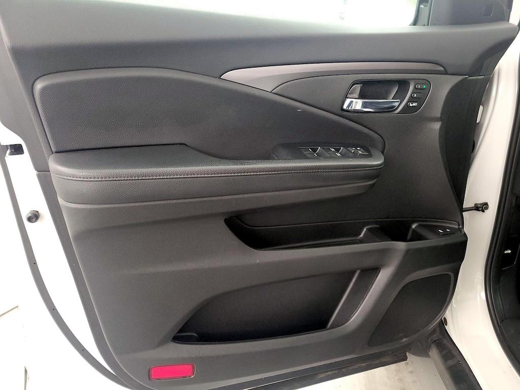 used 2022 Honda Pilot car, priced at $33,998