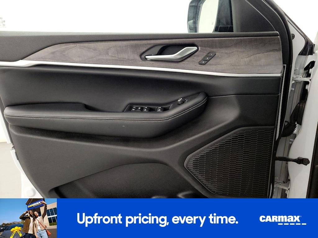 used 2023 Jeep Grand Cherokee L car, priced at $35,998