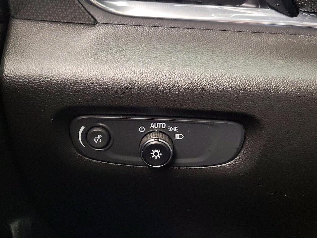 used 2022 Chevrolet Traverse car, priced at $34,998