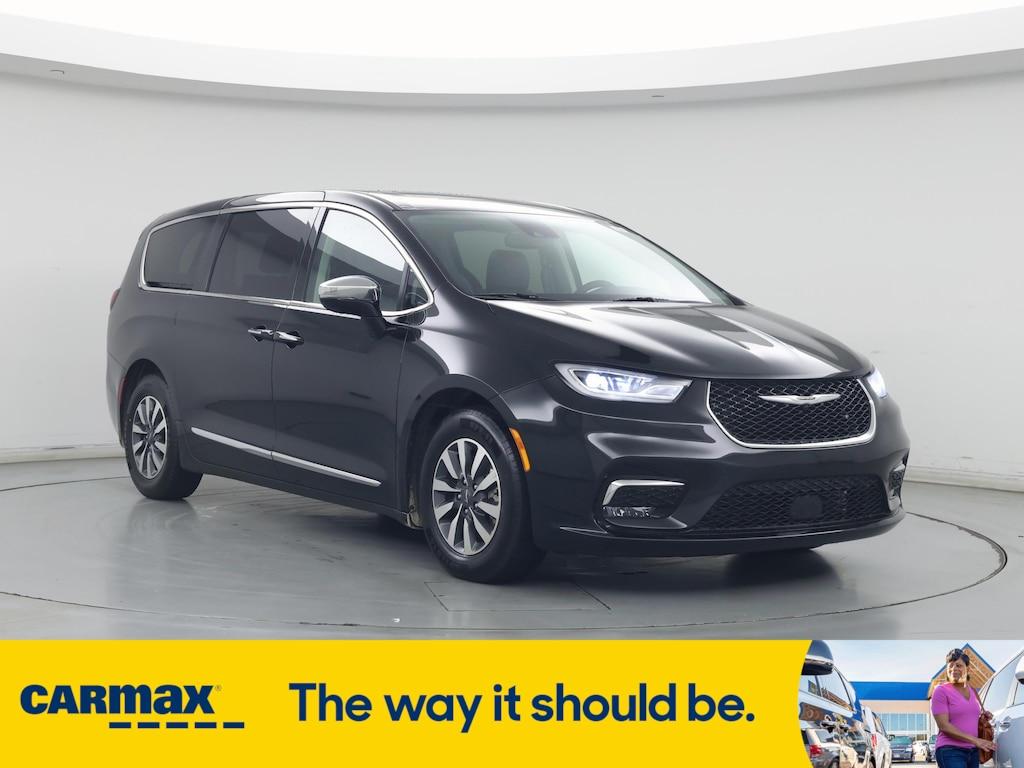 used 2023 Chrysler Pacifica Hybrid car, priced at $33,998
