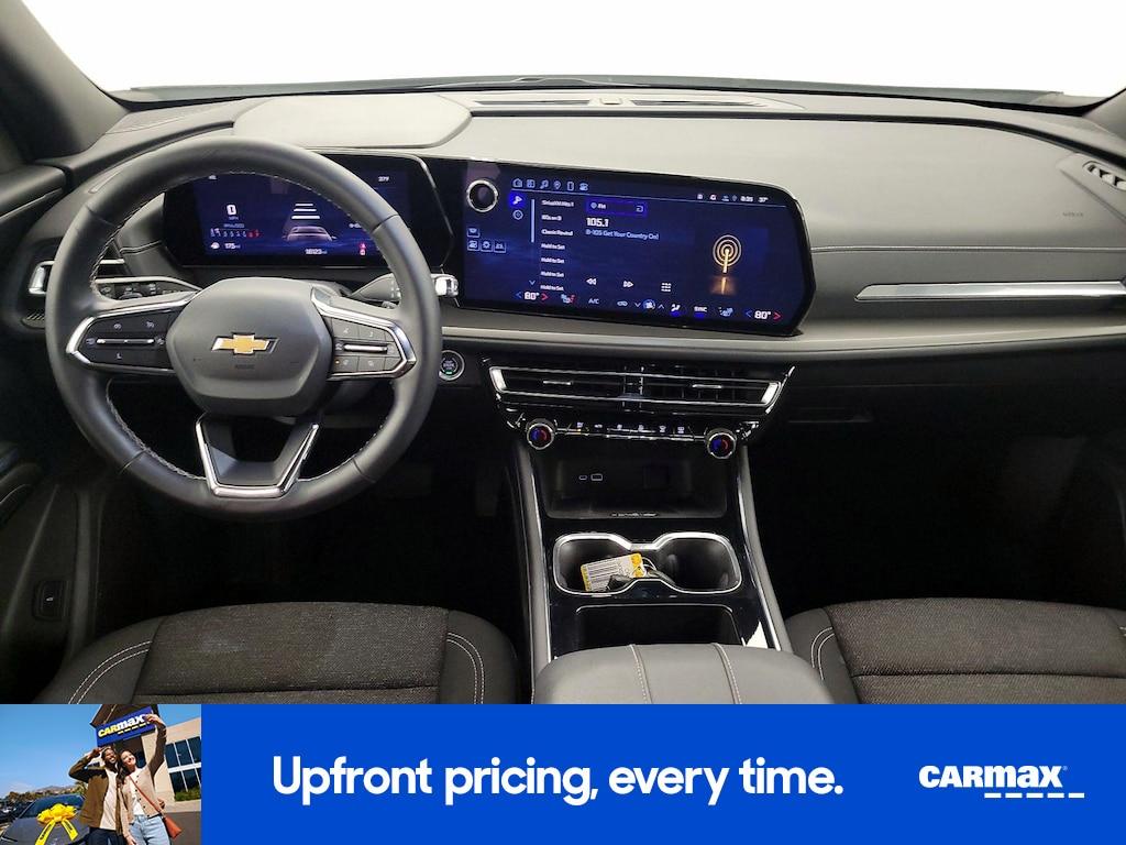 used 2025 Chevrolet Traverse car, priced at $37,998