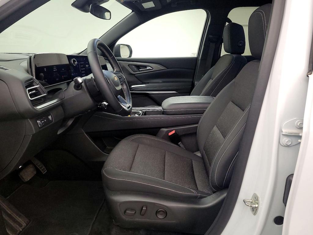 used 2025 Chevrolet Traverse car, priced at $37,998