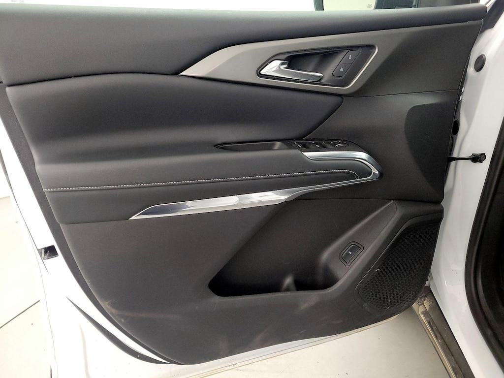 used 2025 Chevrolet Traverse car, priced at $37,998