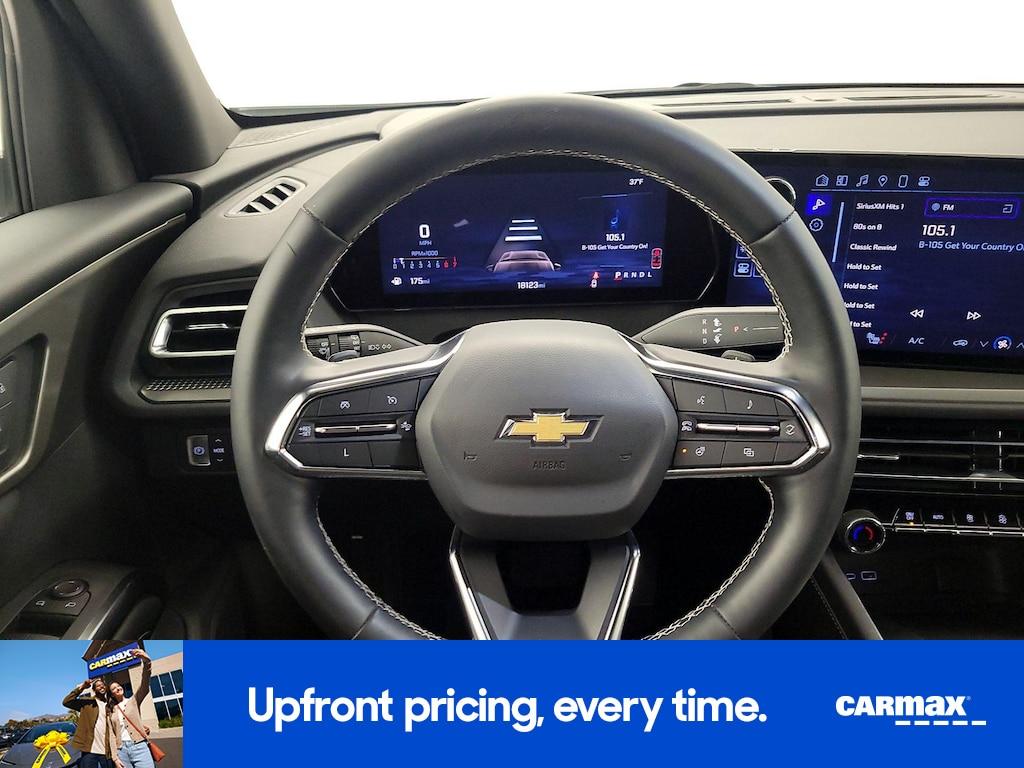 used 2025 Chevrolet Traverse car, priced at $37,998