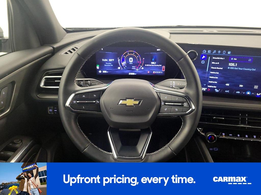 used 2025 Chevrolet Traverse car, priced at $38,998