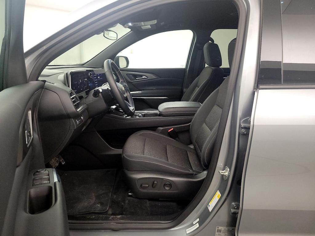 used 2025 Chevrolet Traverse car, priced at $38,998