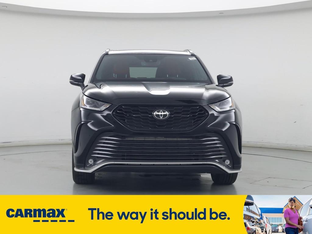 used 2023 Toyota Highlander car, priced at $45,998