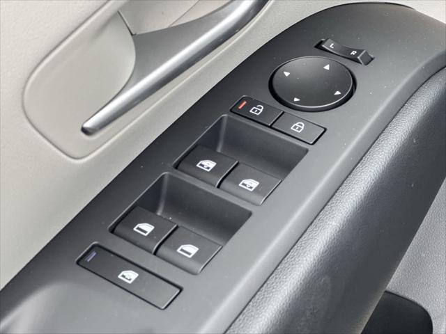 new 2025 Hyundai TUCSON Hybrid car, priced at $37,557