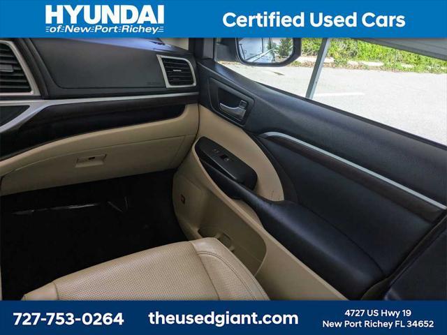 used 2016 Toyota Highlander car, priced at $13,880