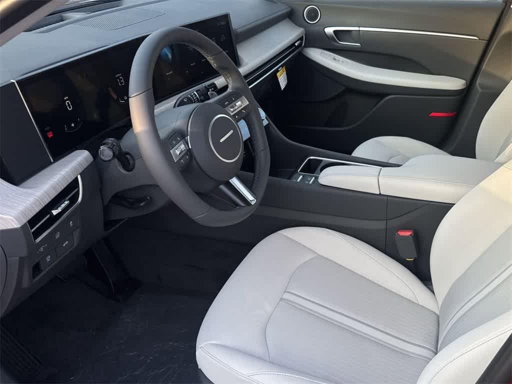 new 2025 Hyundai Sonata Hybrid car, priced at $29,727
