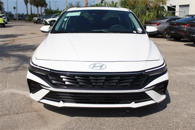 new 2025 Hyundai Elantra car, priced at $26,913