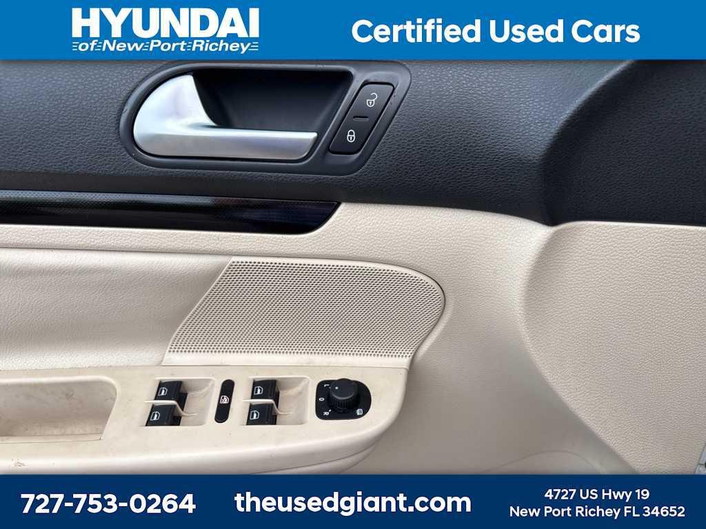 used 2013 Volkswagen Jetta SportWagen car, priced at $6,706
