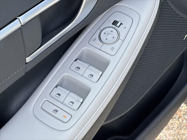 new 2025 Hyundai Sonata Hybrid car, priced at $38,552
