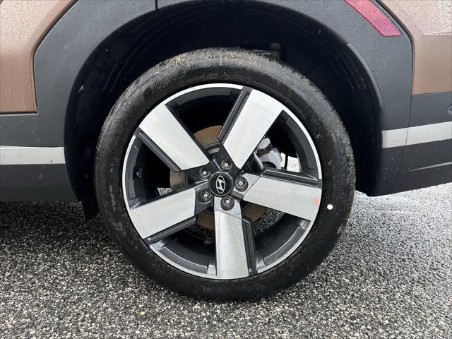 new 2025 Hyundai Santa Fe car, priced at $44,187
